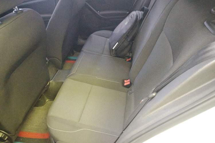 Used Volkswagen Golf 2016 1.6L Automatic Fashion Model
