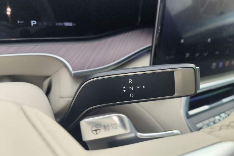 Used Denza N9 2025 Flagship Model
