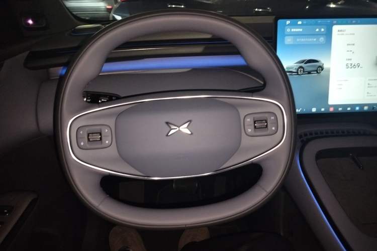 Used XPeng G7 2025 Model—702 Ultra Long Range Steering Wheel