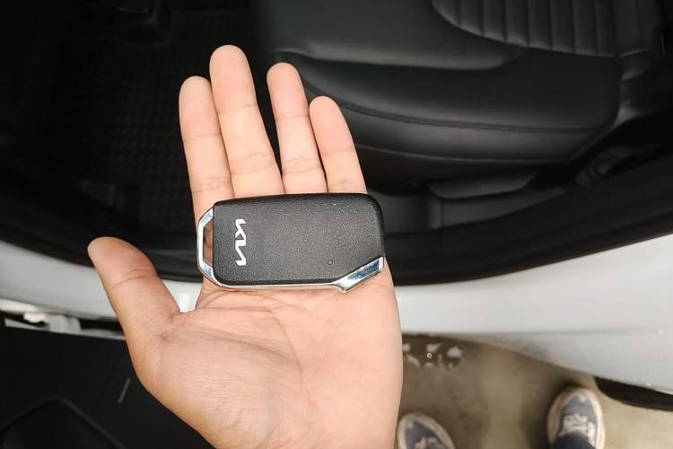 Used Kia Sportage (Chinese Domestic Model) 2023 2.0T Two-Wheel-Drive Prestige Edition Vehicle Key