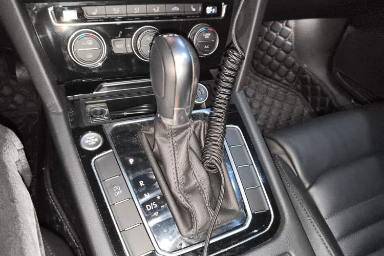 Used Volkswagen Magotan 2019 330TSI DSG Luxury Model China V Standard Gear Lever