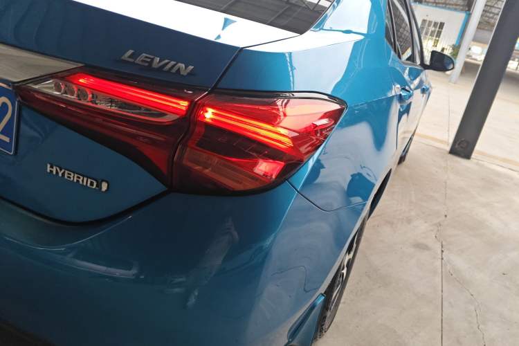 Used Toyota Levin 2017 Revised Dual-Engine 1.8H GS E-CVT Elite Sunroof Version China V Standard Right Rear Taillight