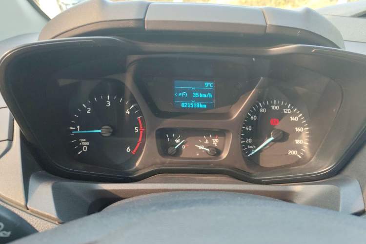 Used Ford Transit 2019 2.0T Diesel Multi-Purpose Commercial Vehicle Mid-Drive Mid-Roof 6-Seater China VI Standard
