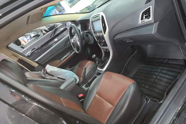 Used BYD F3 2015 Energy-Efficient Model 1.5L Manual Comfort Edition
