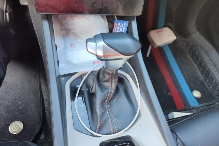 Used Dongfeng Aeolus Yixuan 2023 Mach Edition 1.5L Automatic Chasing Wind Version Gear Lever