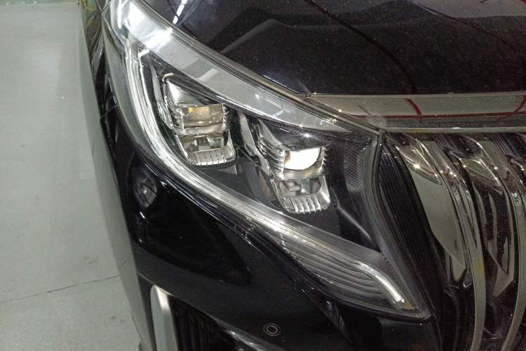 Used GAC Trumpchi M8 2021 Master Series 390T Ultimate Edition Right Front Headlight