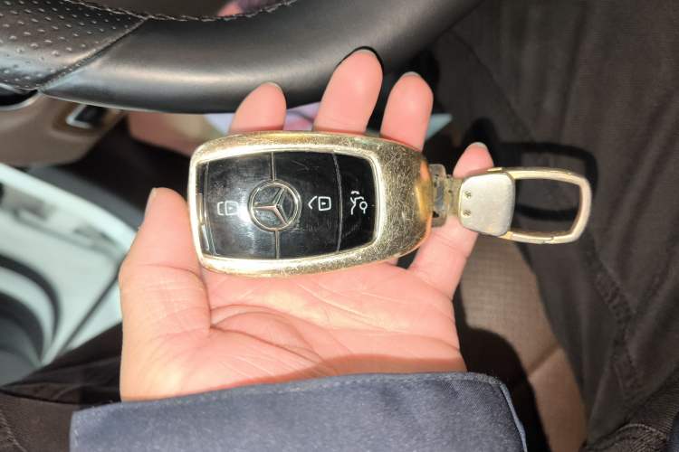 Used Mercedes-Benz E-Class 2019 E 300 L Sporty and Stylish Model
