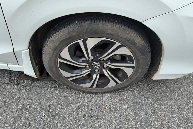 Used Honda Crider 2016 1.8L CVT Luxury Edition Right Front Wheel Hub