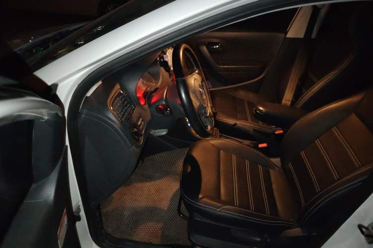 Used Volkswagen Polo 2013 1.4L Manual Comfort Edition Driver Seat