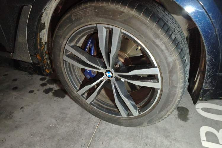 Used BMW X7 2019 xDrive40i Luxury Package with Leading Features
