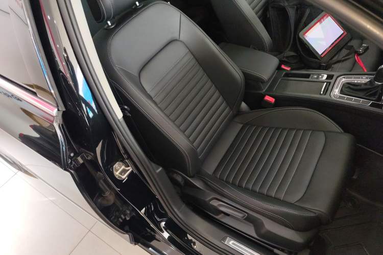 Used Volkswagen Magotan 2025 Zhongxiang Version 280TSI DSG Comfort Edition