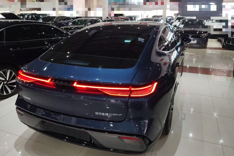 Used Geely Galaxy 8 2025 130km EM-P Starship Edition
