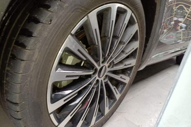 Used Geely Auto Monjaro L 2025 Dongfang Yao 2.0TD Automatic Lanxing Edition
