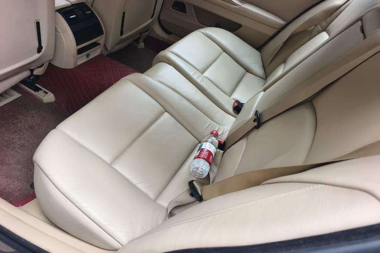 Used BMW 5 Series 2013 530Li Leading Model