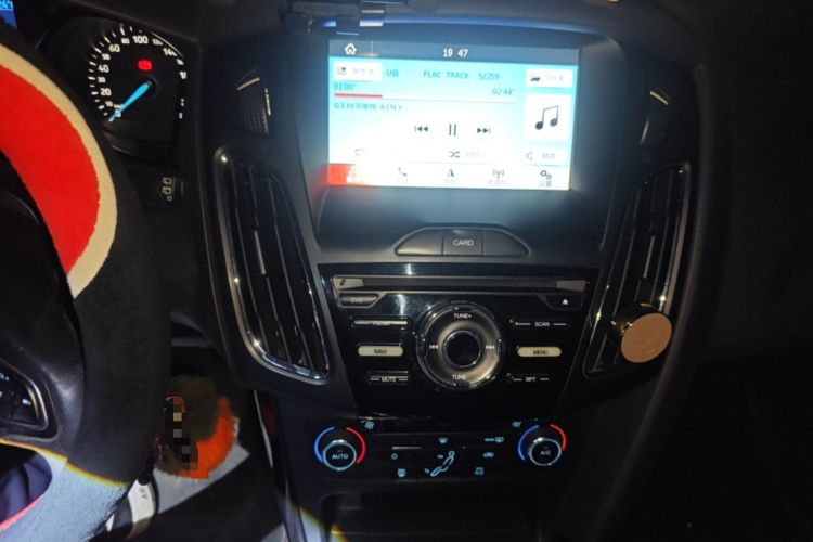 Used Ford Focus 2017 Hatchback 1.6L Manual Fashion Edition SmartDrive Version Audio And AC Panel