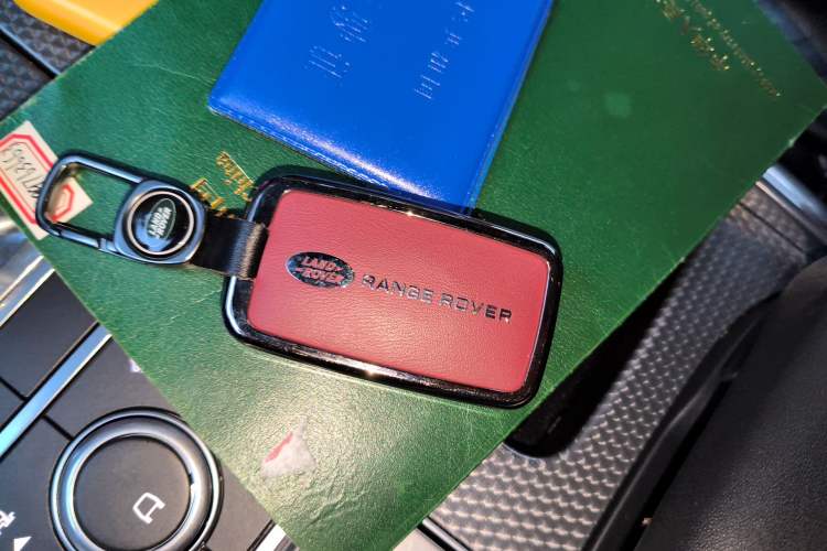 Used Land Rover Range Sport 2020 3.0 L6 HSE DYNAMIC Vehicle Key