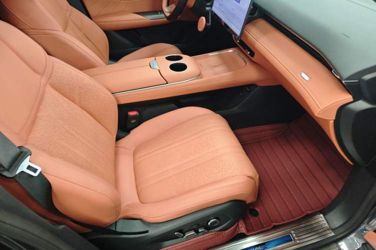 Used Deepal S07 2025 285Max Huawei Qiankun Intelligent Driving ADS SE Range-Extended Version Right Front Seat