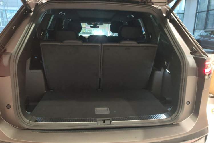 Used Volkswagen Teramont 2025 Tiguan Pro 450TSI Four-Wheel Drive Summit Edition
