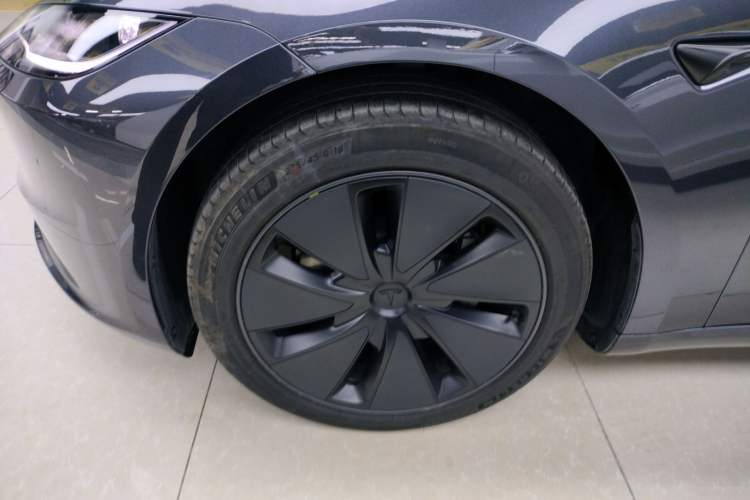 Used Tesla Model 3 2023 Long-Range All-Wheel-Drive Version