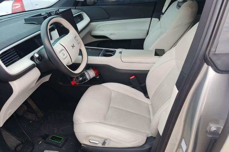 Used XPeng G6 2023 700 Four-Wheel Drive Performance Max Left Front Seat