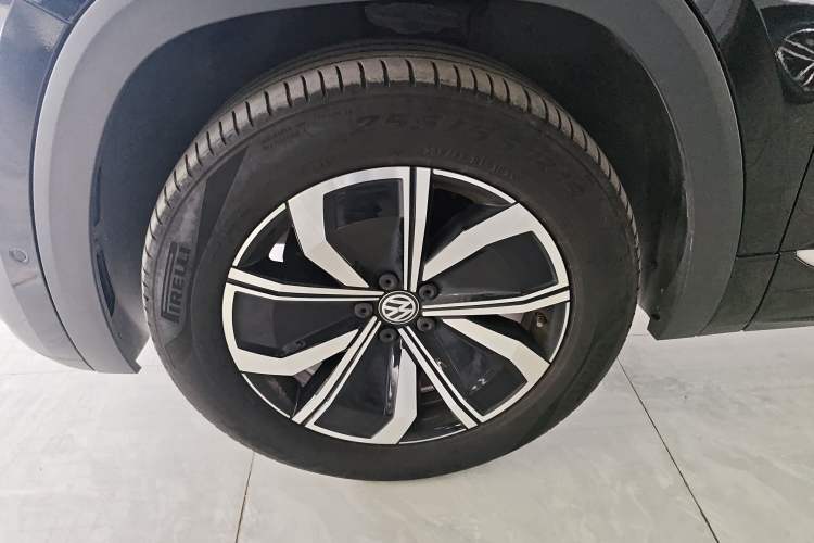 Used Volkswagen Teramont X 2020 Facelifted 330TSI Two-Wheel-Drive Luxury Edition Left Front Wheel Hub