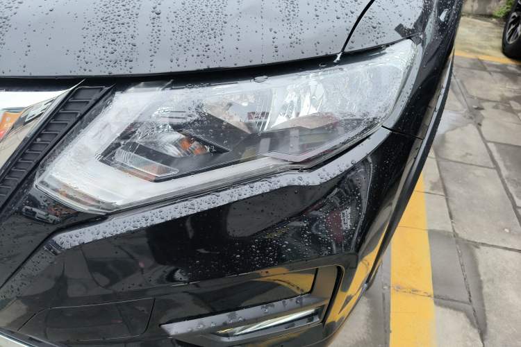 Used Nissan X-Trail 2017 2.5L CVT Leading Edition 4WD
