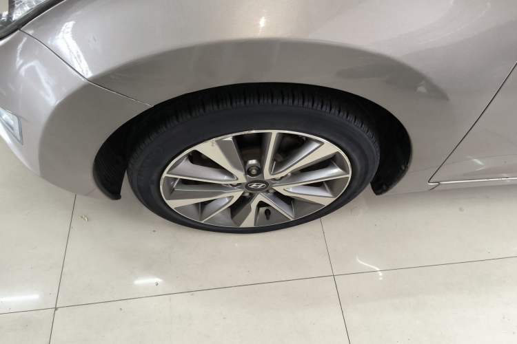 Used Hyundai Elantra (5th Generation / Langdong) 2015 1.6L Automatic Leading Model