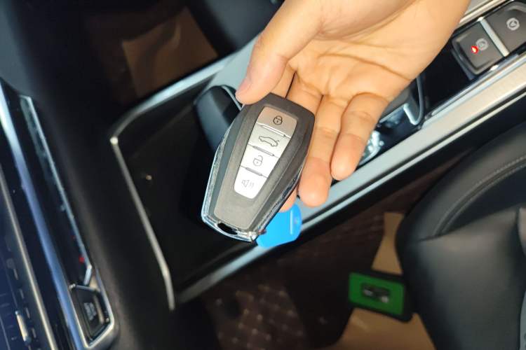 Used Geely Auto Emgrand 2023 4th Generation Champion Edition 1.5L CVT Prestige Model
