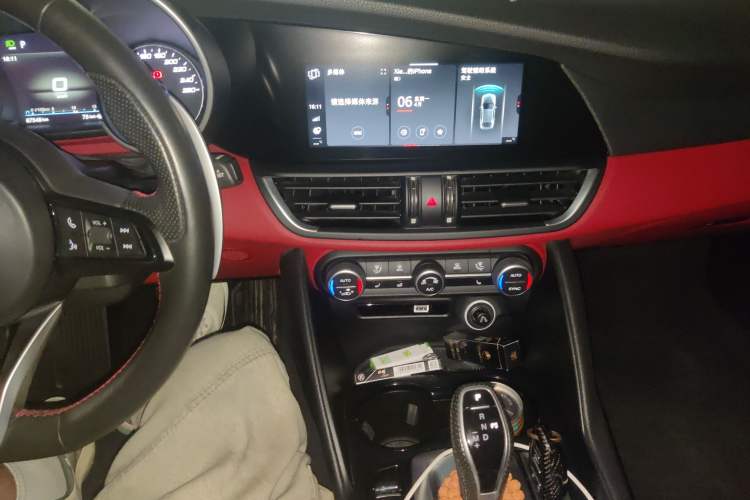 Used Alfa Romeo Giulia 2020 2.0T 280HP Midnight Phantom Limited Edition Audio And AC Panel