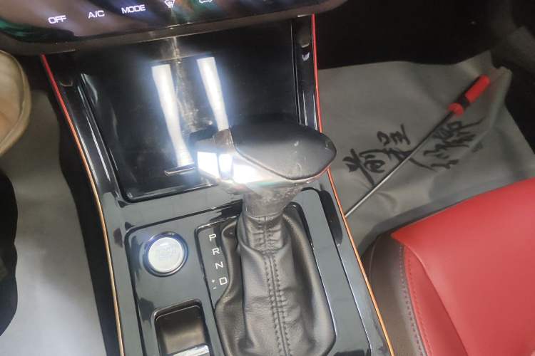 Used Dongfeng Aeolus Yixuan 2021 230T Automatic Zuiying Knight Edition Gear Lever