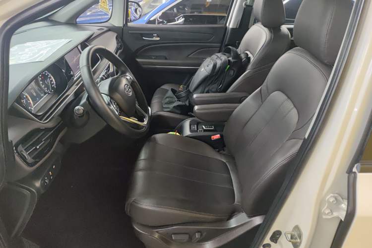 Used GAC Trumpchi M6 2019 270T DCT Luxury Edition (7-seater) China VI
