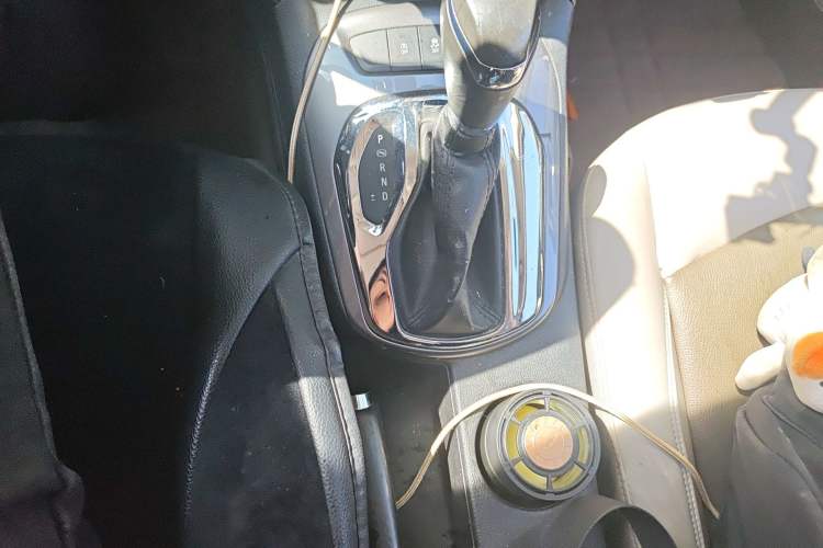 Used Chevrolet Cruze 2015 1.5L Automatic Luxury Edition Gear Lever