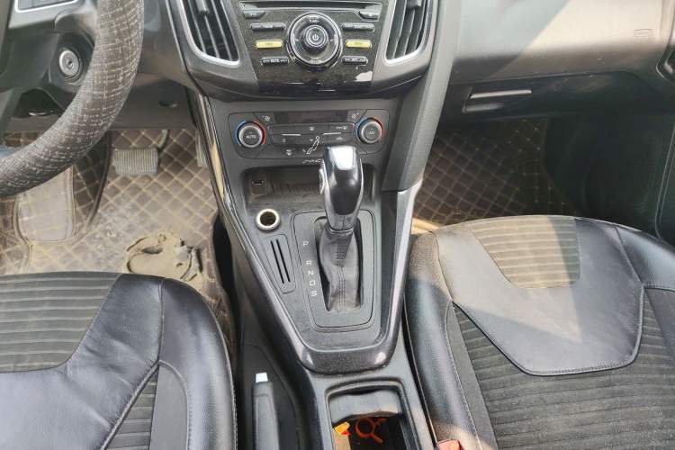 Used Ford Focus 2015 Hatchback 1.6L Automatic Fashion Edition