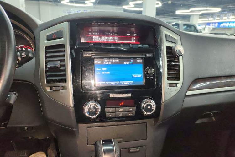 Used Mitsubishi Pajero 2018 3.0L Automatic Standard Edition
