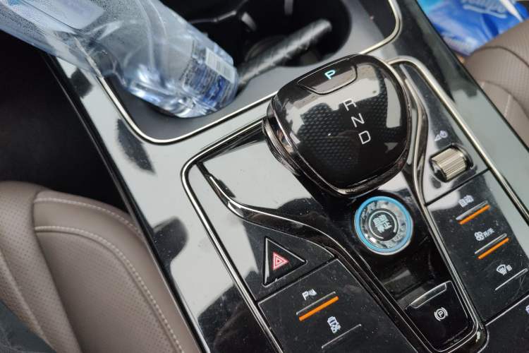 Used BYD Han 2022 EV Genesis Edition 715KM Front-Wheel-Drive Prestige Model
