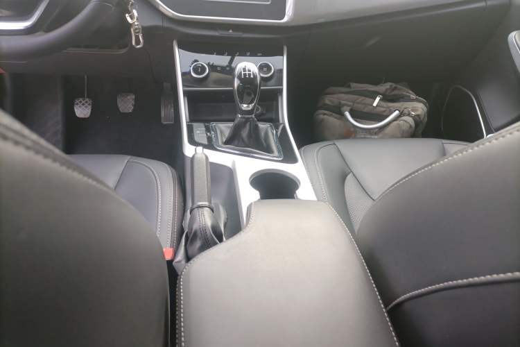 Used Chery Arrizo 5 2019 1.5L Manual New Youth Edition China VI Standard Gear Lever