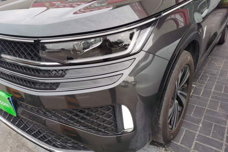 Used Volkswagen Tavendor 2024 Facelifted 380TSI All-Wheel Drive R-Line Cruise Premium Edition