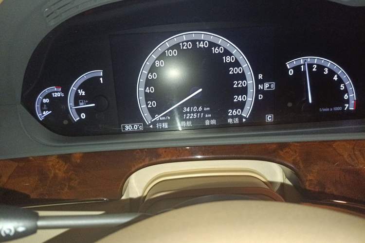 Used Mercedes-Benz S-Class 2008 S 300 L Executive Edition Odometer Close Up