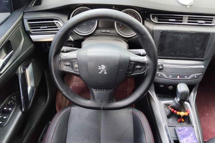 Used Peugeot 408 2016 1.6T Automatic Luxury Edition Steering Wheel