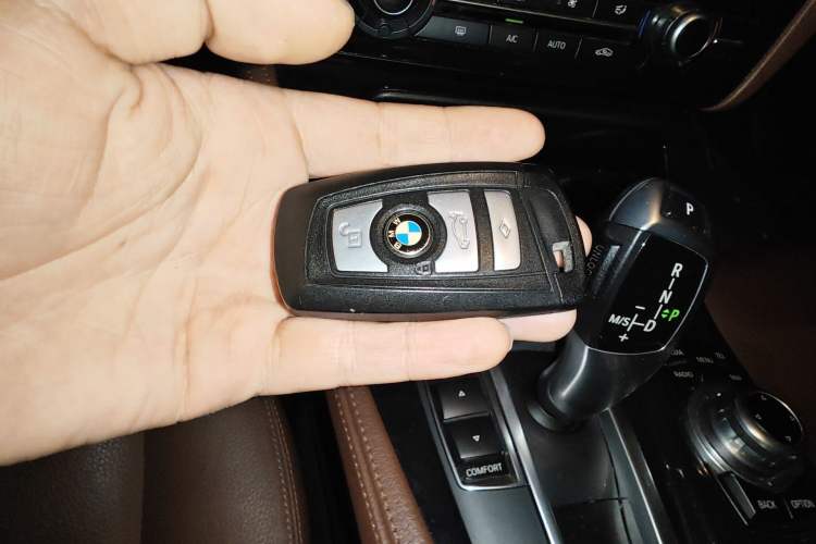 Used BMW 5 Series 2015 520i Elegant Edition
