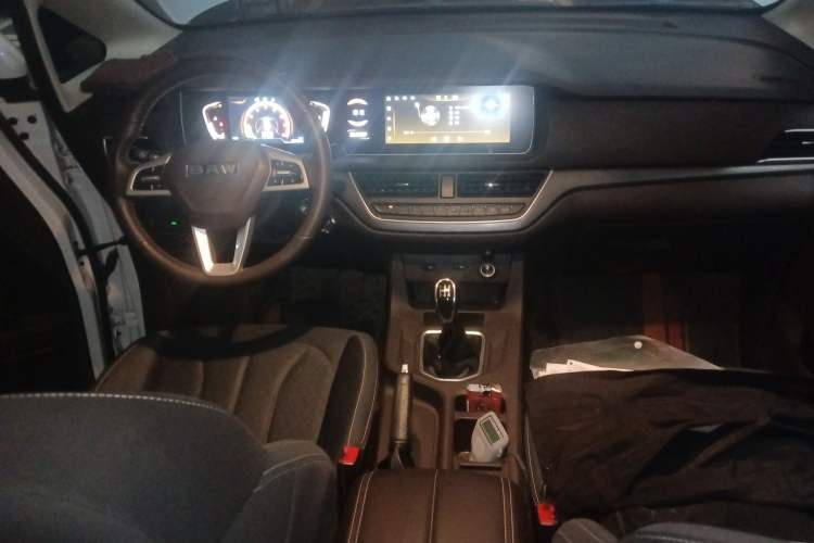 Used BAW Ruisheng Ace M7 2024 2.0L CNG Advanced Commercial Version 9 Seats