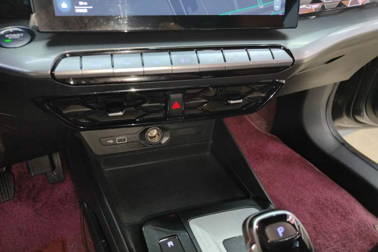 Used MG 5 2021 Revised 300TGI DCT Qingshè Luxurious Enjoyment Edition
