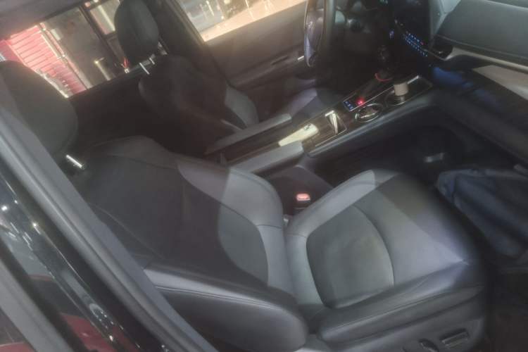 Used Toyota Granvia 2022 2.5L Hybrid Flagship Edition