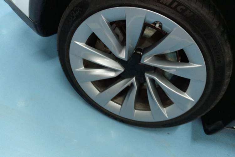 Used Tesla Model Y 2025 Rear-Wheel-Drive Version