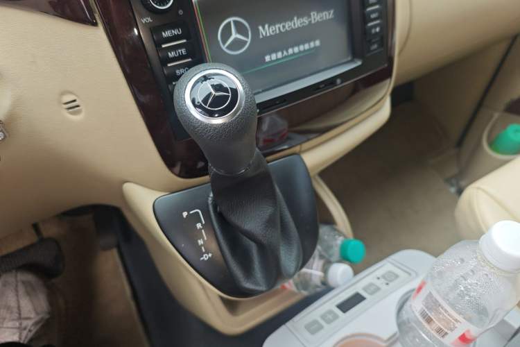 Used Mercedes-Benz Vito 2013 3.0L Elite Edition Gear Lever