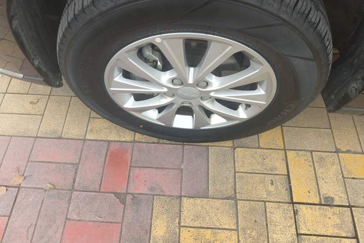 Used Haval M6 2021 PLUS 1.5T DCT Luxury Smart Connectivity Model Left Front Wheel Hub