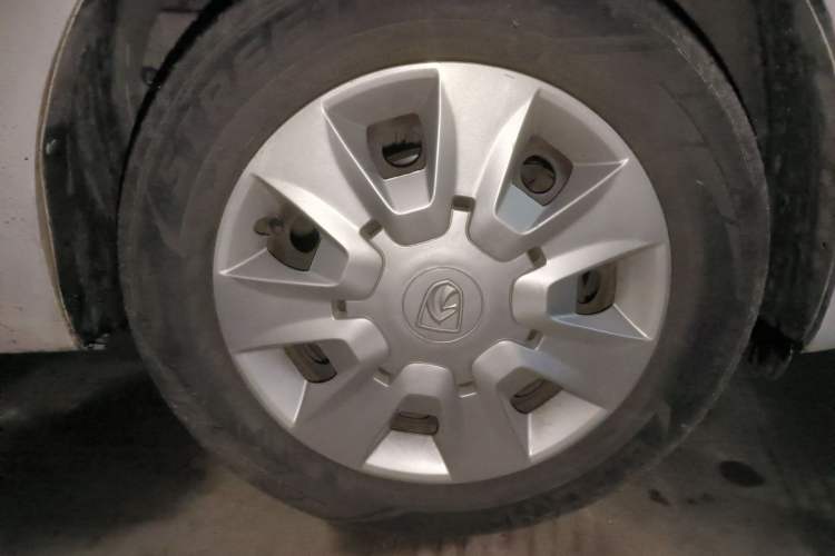 Used Baojun 630 2013 1.5L manual standard version Right Front Wheel Hub