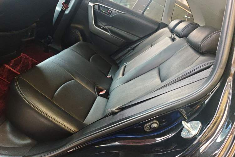 Used Toyota Wildlander 2022 Updated Version 2.0L CVT Two-Wheel Drive Leading Edition
