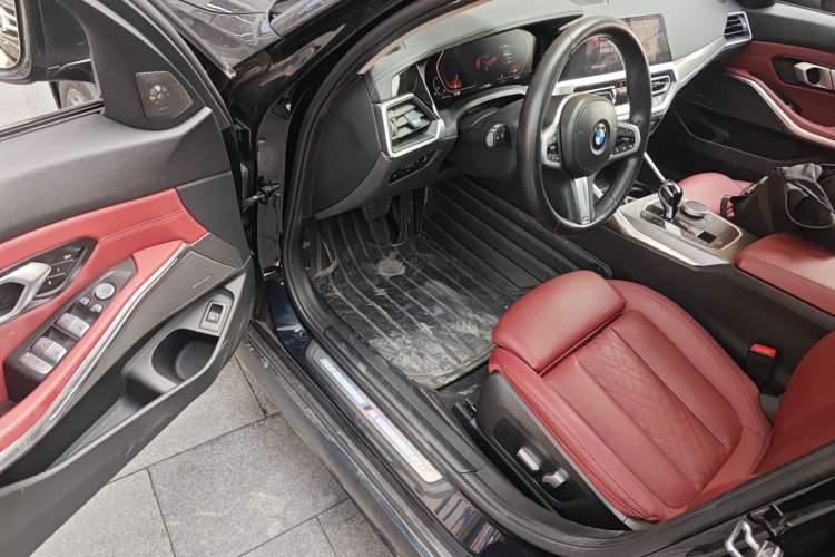 Used BMW 3 Series 2022 Updated 330i M Sport Night Edition Package Driver Seat