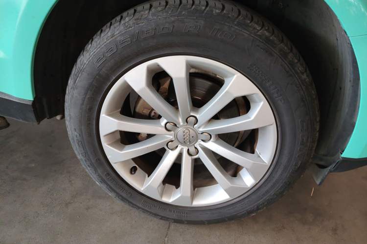 Used Audi Q5 2015 40 TFSI Technology Edition Right Front Wheel Hub